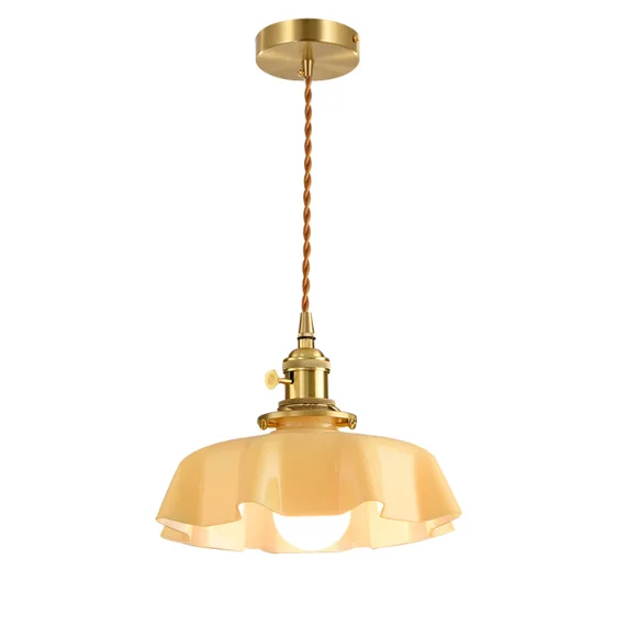 Lampe champignon beige suspendue de style japonais en verre sur fond blanc