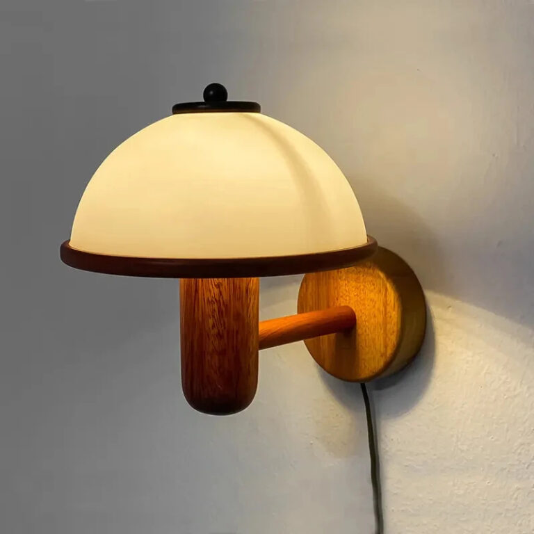 Lampe champignon murale LED en acrylique sur fond gris