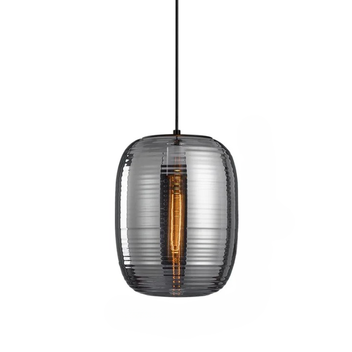 Suspension champignon design minimaliste sur fond blanc