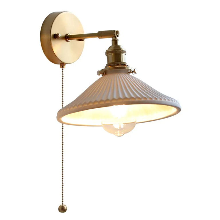 Lampe champignon murale LED en céramique sur fond blanc