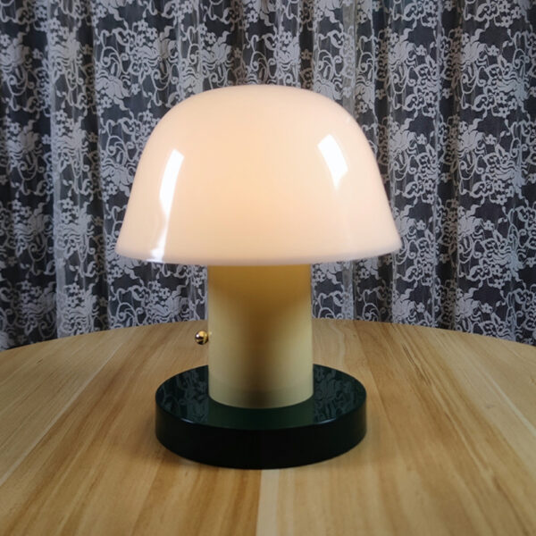 IMG lampe champignon tactile piles 3