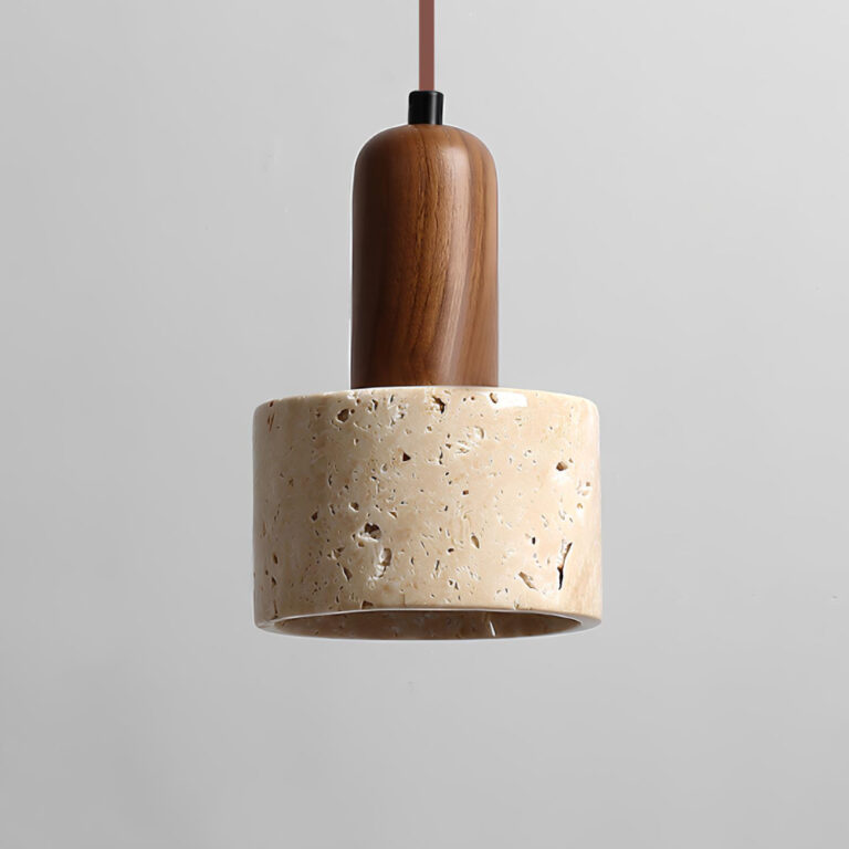 Suspensions champignon avec abat-jour circulaire en pierre beige. La partie cylindrique au-dessus est en bois marron foncé. Sur fond beige.